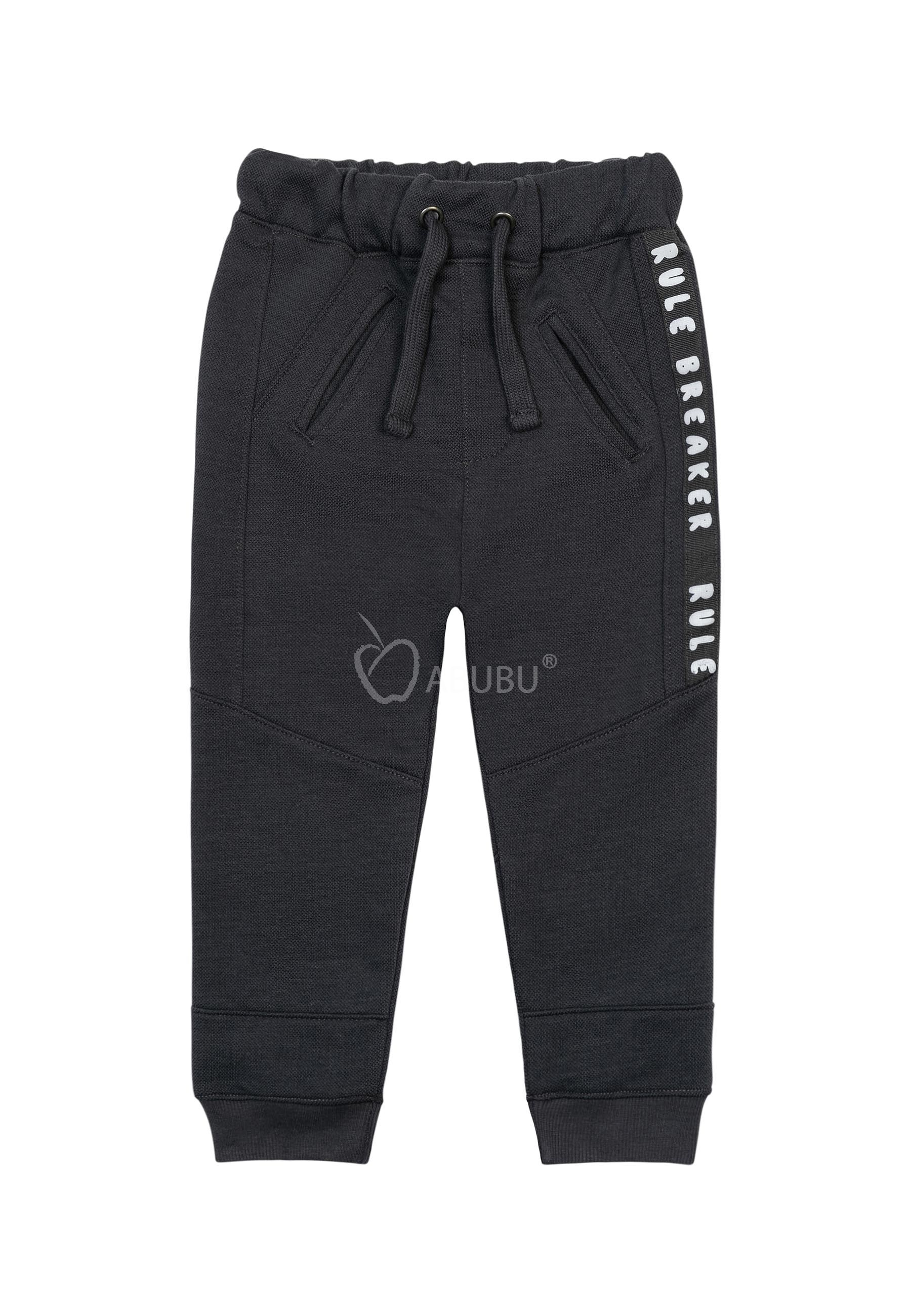 Pantaloni sport tip jogger